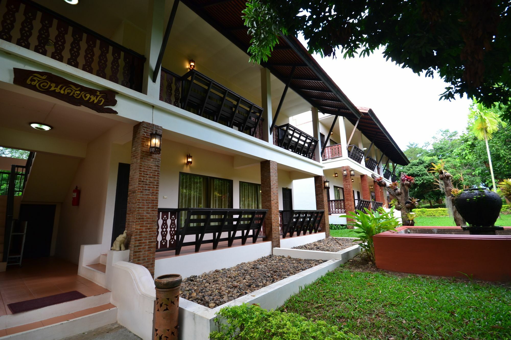 Touch Star Resort - Doi Inthanon Chom Thong Exterior foto